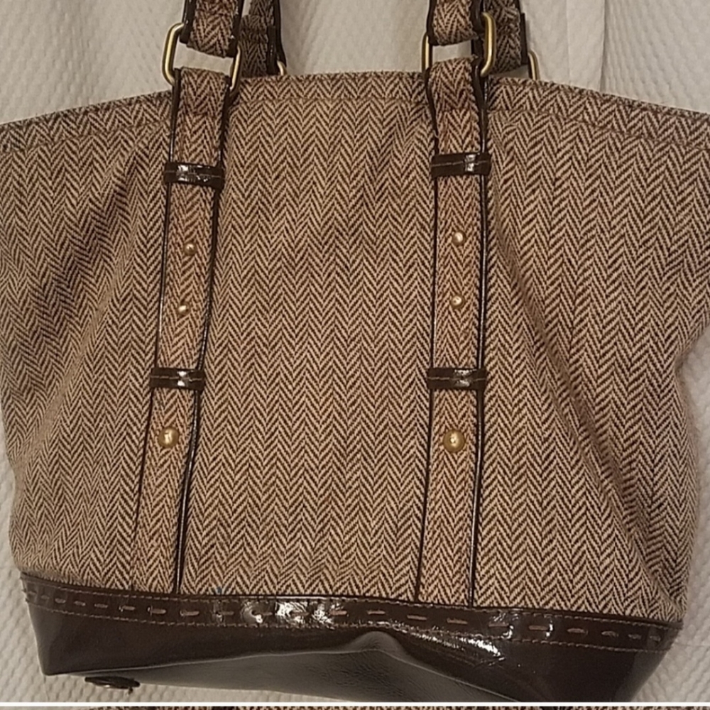 GAP purse, Medium To Large Sized